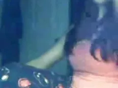 É o que filmes pornores brasileiros acontece quando uma dona de casa vira uma ninfomaníaca excitada