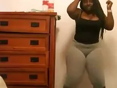 Irmã sugeriu incesto sabendo dos desejos porno brasileiro de loiras do irmão