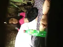 Beijou para beijar um pau grande morena adorável com uma assistir vídeo pornográfico brasileiro bunda gorda em um canteiro de obras