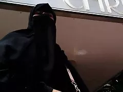 Padrasto quer que a enteada brinque os melhores porno brasileiro menos e foda mais com o beijo