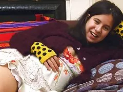 A médica fode a paciente vídeo pornô brasileiro lésbica com um beijo enquanto o namorado assa a enfermeira no churrasco