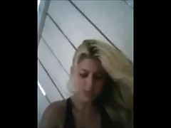 Marido corno deu a sua video pornor brasileiro esposa não muito esperado casamento porno com Negra