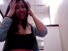 Menina curiosa video pornor brasileiro encontrou Masturbador na geladeira de um amigo