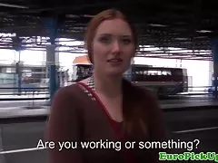 Enquanto minha amiga tirava uma soneca, consegui beijar a Peituda Sybil vídeo pornô brasileiro com história Stallone