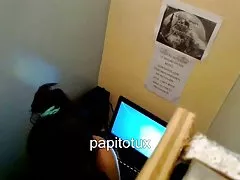 Um jovem beija a buceta de uma milf rica ver vídeo pornográfico brasileiro e fode sua bunda grande.